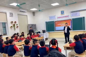 Một lớp học kỹ năng công dân số tại trường tiểu học.