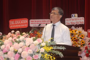 Ông Nguyễn Văn Hiếu phát biểu tại hội nghị.