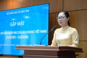 Thứ trưởng Nguyễn Thị Quyên Thanh phát biểu tại buổi gặp mặt.