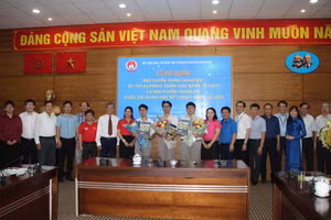 Đội tuyển Toán tham dự kỳ thi Olympic Toán học quốc tế 2025 và đội tuyển tham dự cuộc thi khoa học kỹ thuật quốc tế 2025.