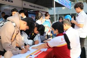 Trường Cao đẳng Lý Tự Trọng (TPHCM) trong một hoạt động tư vấn tuyển sinh.