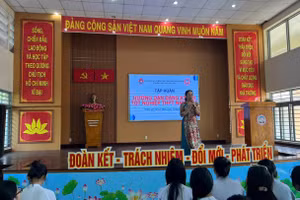 Trường THPT Đào Sơn Tây (TP Thủ Đức) hướng dẫn học sinh đăng ký thi tốt nghiệp THPT.