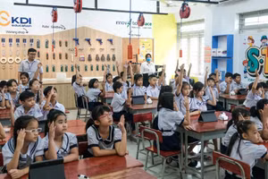 Giờ học của học sinh Tiểu học TPHCM.