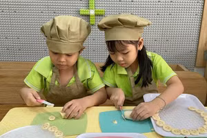 Hoạt động trải nghiệm của trẻ lớp lá Trường Mầm non Thiên Ân 3 (phường Hiệp Bình, TPHCM).