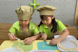 Hoạt động trải nghiệm của trẻ lớp lá Trường Mầm non Thiên Ân 3 (phường Hiệp Bình, TPHCM).