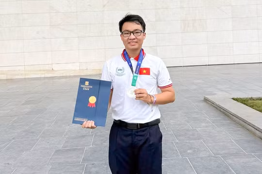 Hành trình chinh phục Huy chương Bạc Toán học quốc tế của nam sinh Cao Bằng