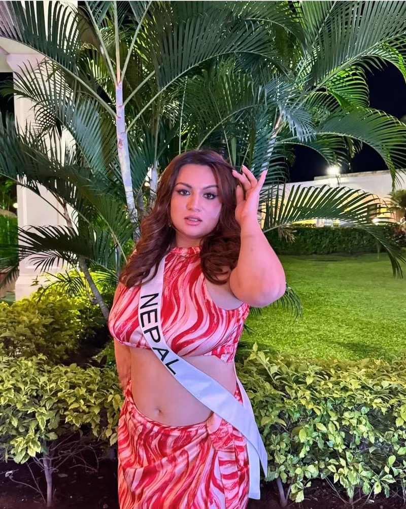 Nàng hậu ngoại cỡ trình diễn bikini 'bùng cháy' tại Miss Universe 2023