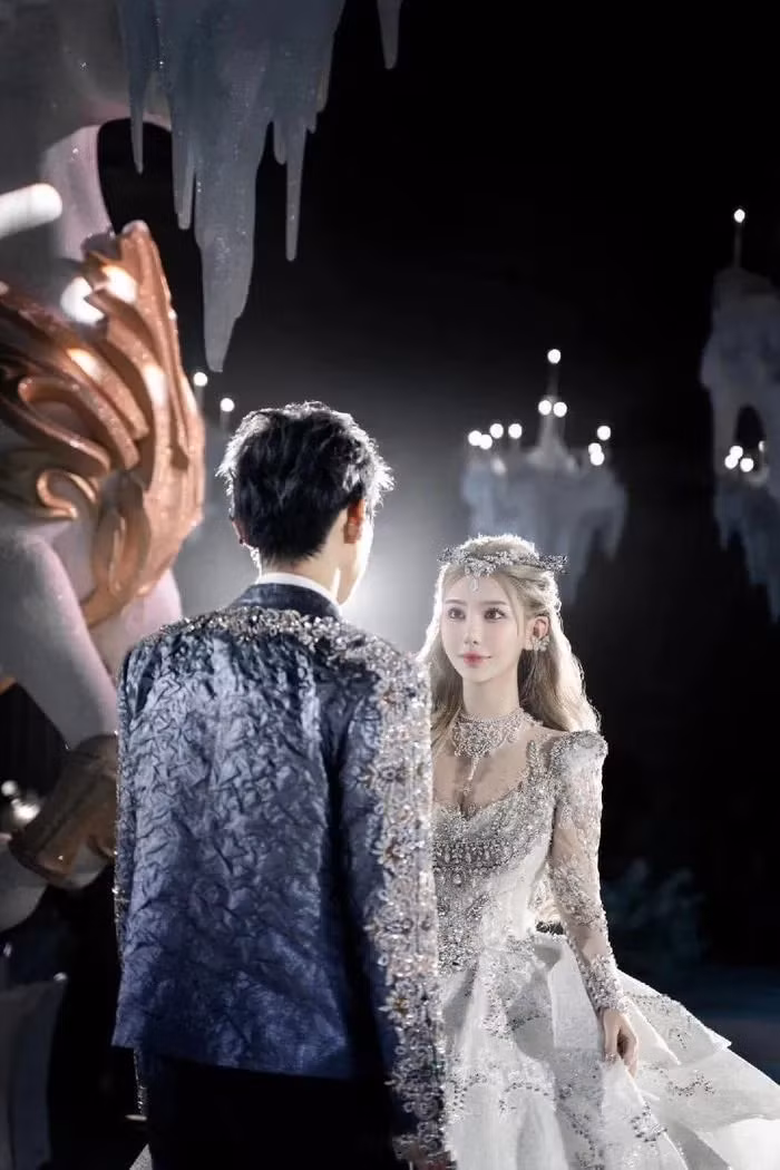 Mới đây, rất đông cư dân mạng đã không khỏi xuýt xoa, ngưỡng mộ trước đám đẹp như truyện cổ tích của Nornorby (tên thật là Kim Y Nặc) và Vương Duy Kiệt. Đám cưới đẹp như cổ tích của cặp đôi 'tiên đồng ngọc nữ'