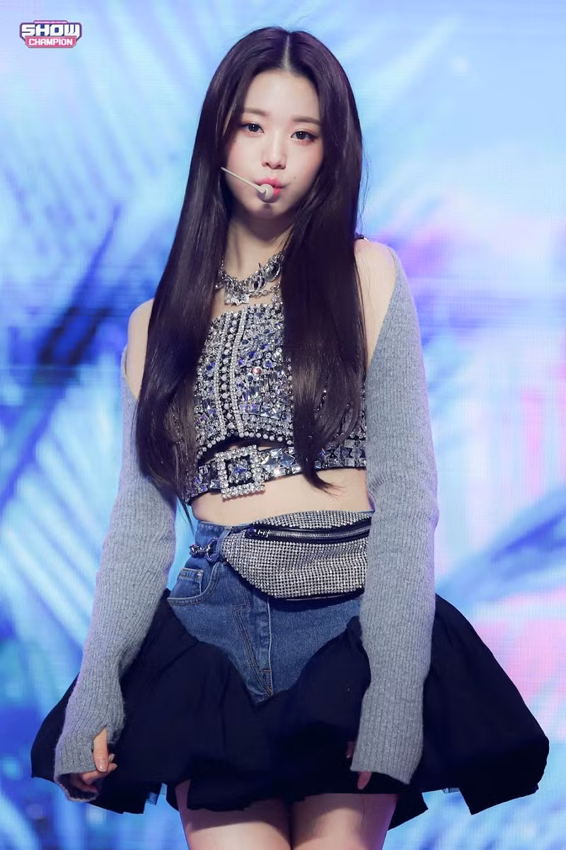 <strong> Wonyoung (IVE):</strong> Một trong những gương mặt tiêu biểu, cực kỳ xinh đẹp của làng giải trí âm nhạc nói chung và ở nhóm nhạc IVE nói riêng. 10 thần tượng cực hot, không phải fan K-pop cũng có thể gọi tên