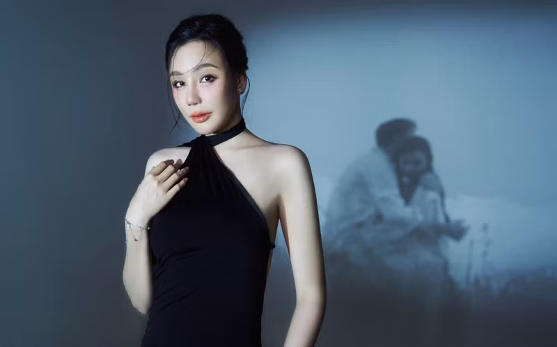 Dù ít khi xuất hiện song tài năng và tiếng hát của Hồ Quỳnh Hương vẫn được nhiều người quan tâm và ngưỡng mộ. Diện mạo khác lạ của Hồ Quỳnh Hương sau nhiều lần vướng tin đồn thẩm mỹ
