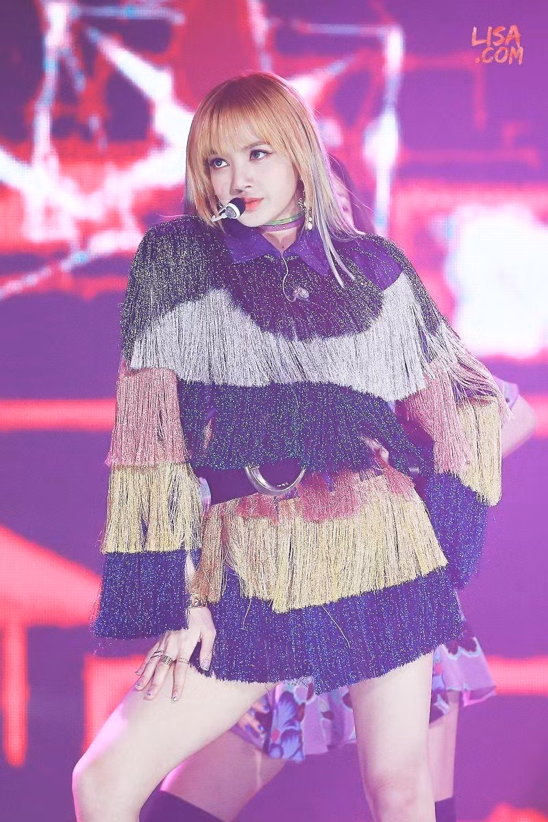 Ít ai ngờ BLACKPINK cũng có loạt trang phục thảm họa 