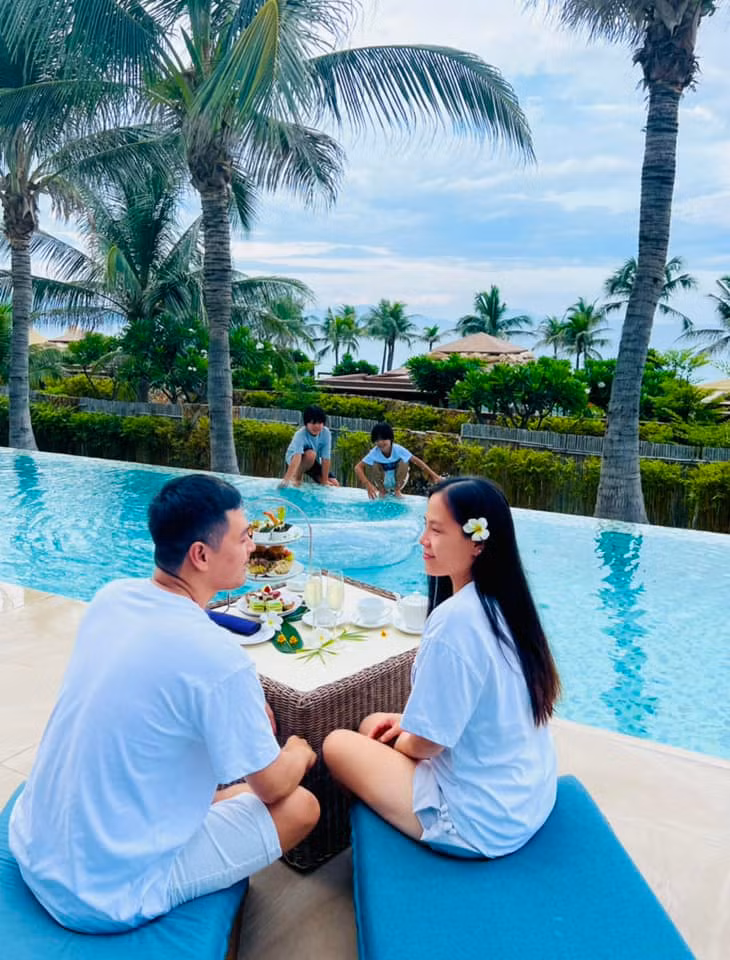 Ngoại hình gây ngỡ ngàng của MC Phan Anh