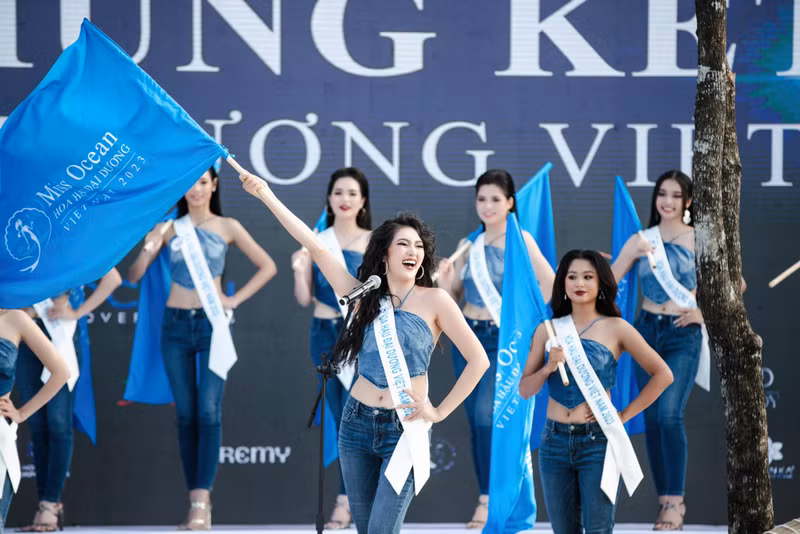 Đặc biệt, sự có mặt của nhiều người đẹp nổi tiếng đã góp phần làm cho chung kết cuộc thi Hoa hậu Đại dương Việt Nam 2023 thêm phần hấp dẫn. Điều chưa từng có tiền lệ tại Chung kết Hoa hậu Đại dương Việt Nam 2023
