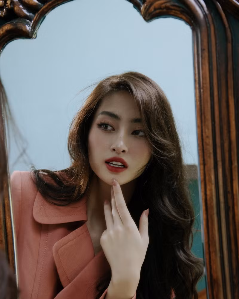 Bước sang tuổi 23, Lương Thùy Linh sẽ tiếp tục sứ mệnh lan toả yêu thương và truyền cảm hứng đến giới trẻ qua nhiều hoạt động vì cộng đồng và những dự án mới trong tương lai. Hoa hậu Lương Thùy Linh đánh dấu tuổi 23 bằng bộ ảnh 'kẹo ngọt'