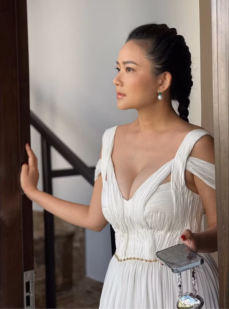 Tuy nhiên, một số người cũng bày tỏ sự lo lắng trước việc cố gắng giảm cân khắt khe của Phan Như Thảo, từ đó có thể ảnh hưởng tới sức khỏe. Phan Như Thảo diện bikini khoe 3 vòng cực 'cháy' sau khi giảm hơn 20kg