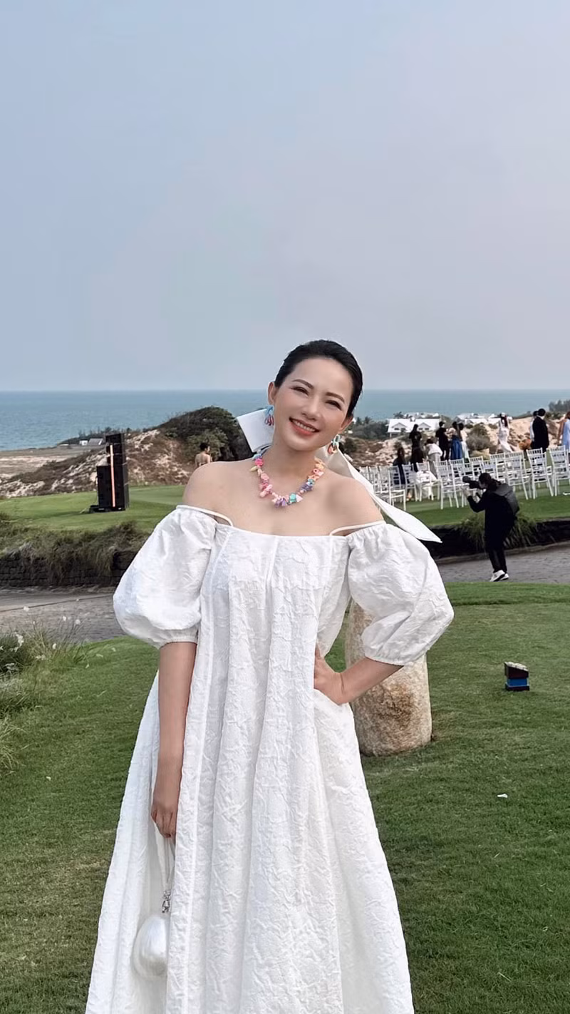 Trước đó, Phan Như Thảo tiết lộ đã trải qua quá trình giảm cân đầy thử thách khi thừa nhận: "...cái mặt mình lúc nào nhìn cũng hớn hở thế thôi chứ mình giảm cân cực chết đi sống lại đó". Phan Như Thảo diện bikini khoe 3 vòng cực 'cháy' sau khi giảm hơn 20kg
