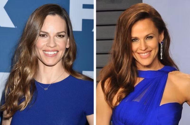 Hilary Swank từng nói rằng đôi khi người hâm mộ đã nghi ngờ cô khi nói rằng mình không phải là nữ diễn viên Jennifer Garner. Loạt sao Hollywood giống nhau đến mức khó tin