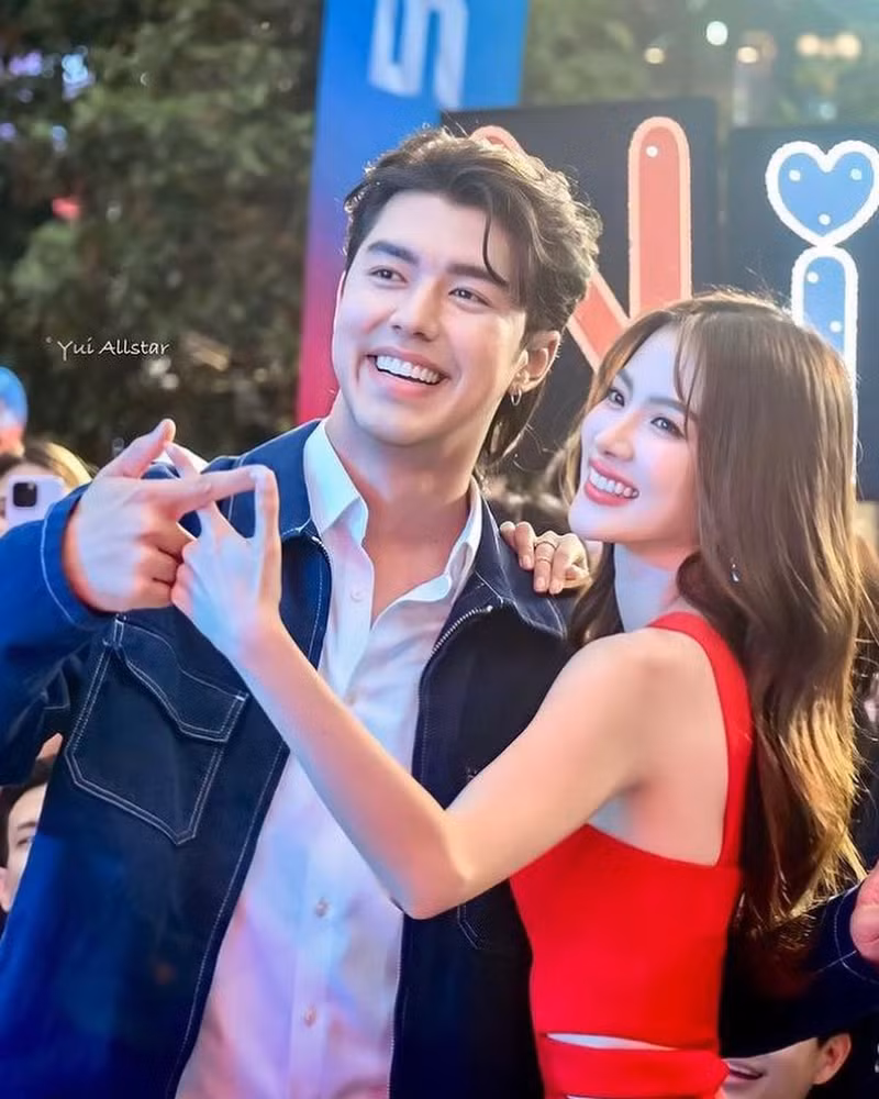 ‘Nữ thần màn ảnh’ Thái Lan công khai loạt ảnh 'đốn tim' cùng bạn trai