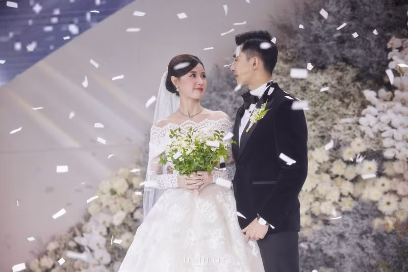 Midu xuất hiện tựa thần tiên tỉ tỉ trong đám cưới lộng lẫy 