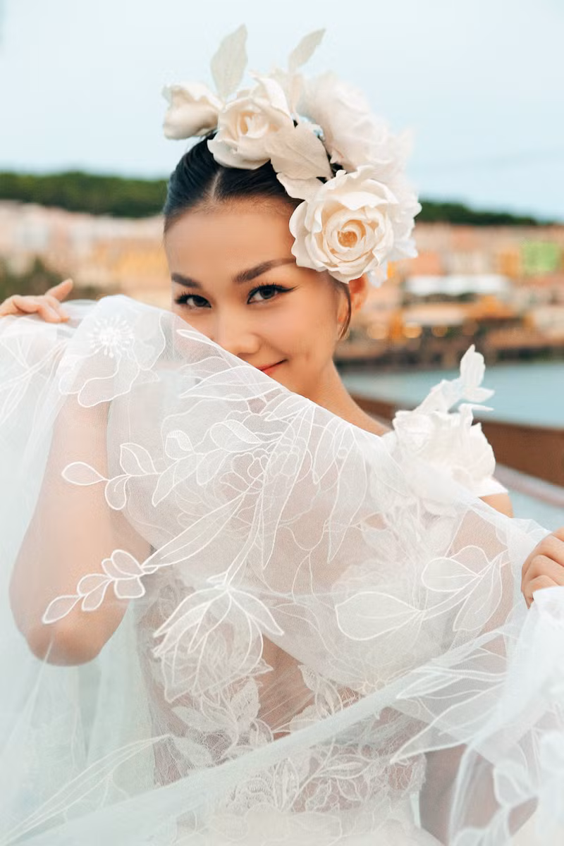 Ngoài ra, chồng sắp cưới của Thanh Hằng từng chỉ đạo âm nhạc cho hàng loạt dự án âm nhạc khủng của nghệ sĩ đình đám Vbiz như: Hà Anh Tuấn, Lệ Quyên, Thanh Thảo,... Danh tính chồng sắp cưới 'không phải dạng vừa' của siêu mẫu Thanh Hằng