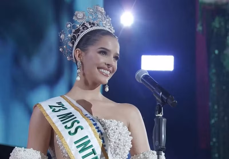 'Búp bê' Venezuela đăng quang Miss International 2023