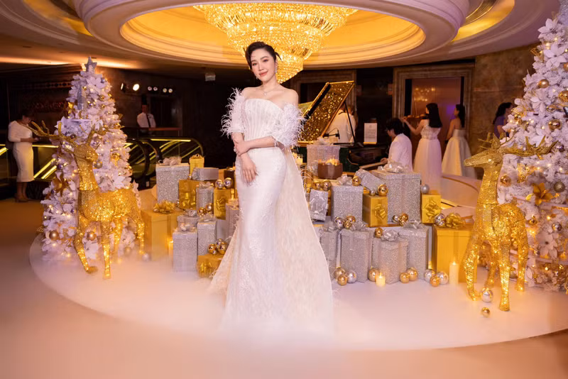 Bảo Thy sinh năm 1988, là quán quân Miss Teen mùa đầu tiên năm 2006. Sau đó, cô được nhiều người biết đến và bắt đầu hoạt động ca hát. Bảo Thy khoe sắc vóc đẹp như 'tạc tượng' hậu giảm cân sau sinh