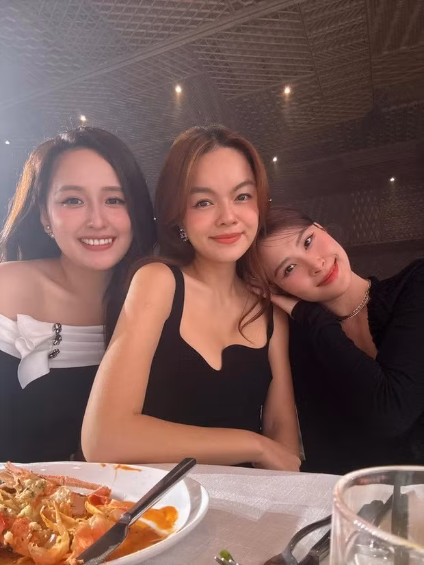 Hoa hậu Mai Phương Thúy cùng dàn sao Việt đình đám dự tiệc cưới Diễm My 9X