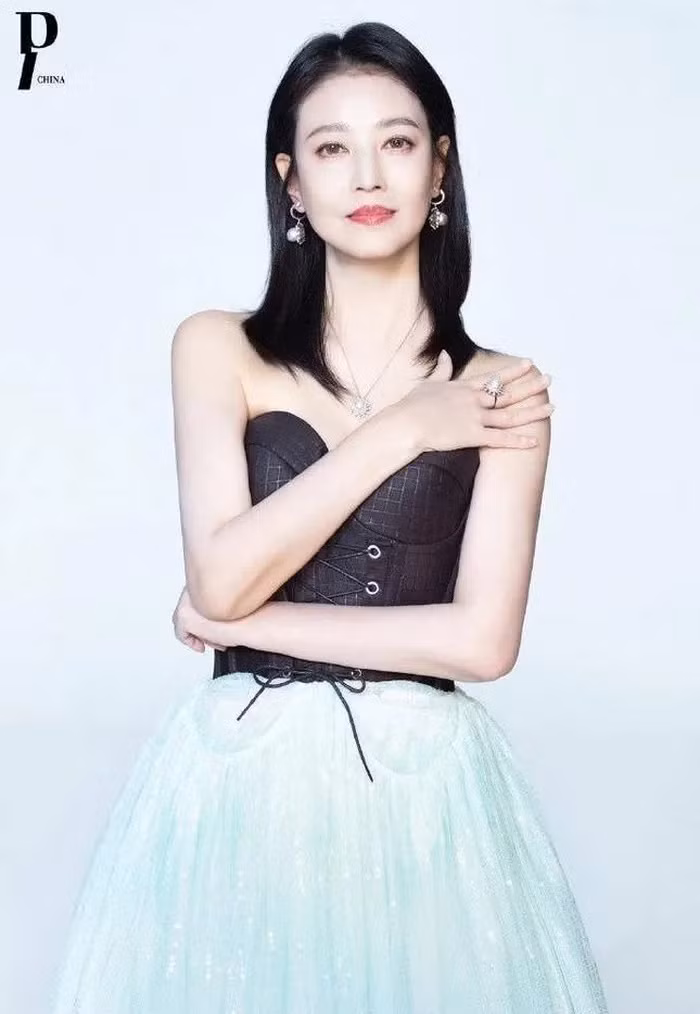 Nhiều khán giả đã dành lời khen tới nữ diễn viên bởi nhan sắc trẻ trung không tuổi của cô. Công bố bộ ảnh được chụp trước khi qua đời của Châu Hải My