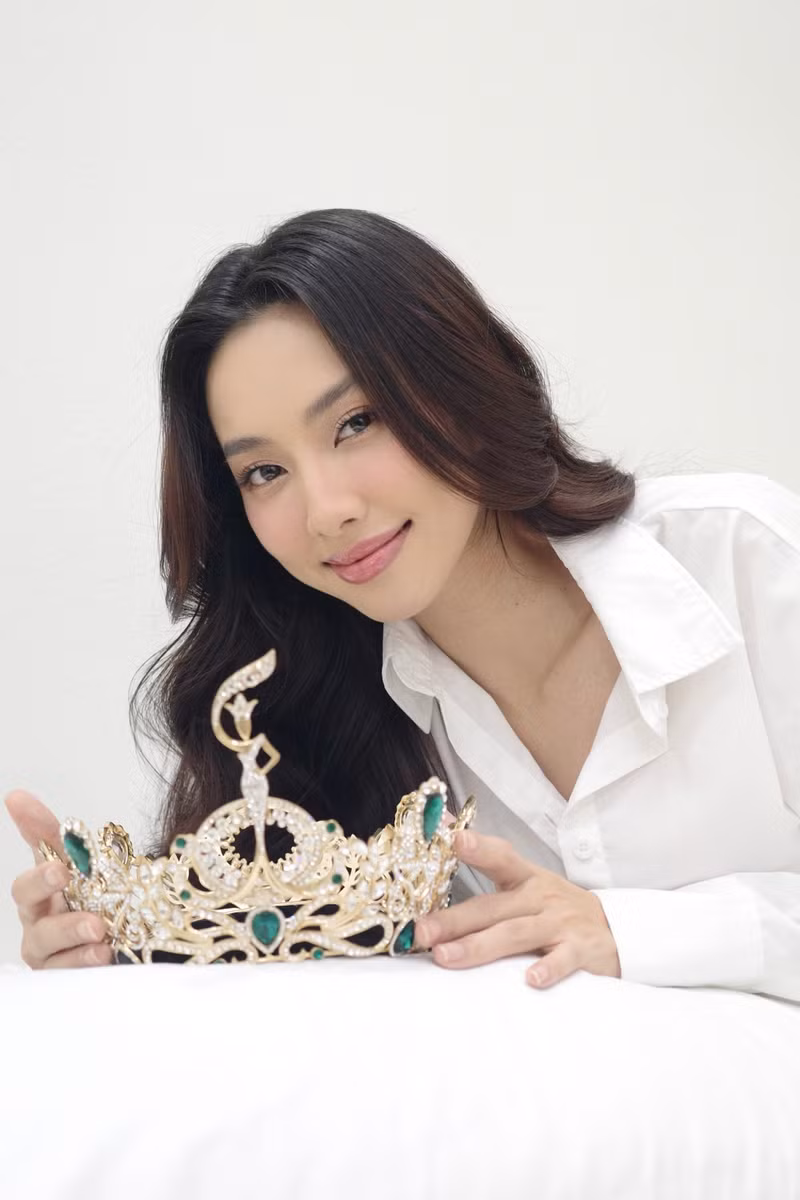 Bộ ảnh đơn giản hết nấc của Hoa hậu Thùy Tiên nhận vô số lời khen