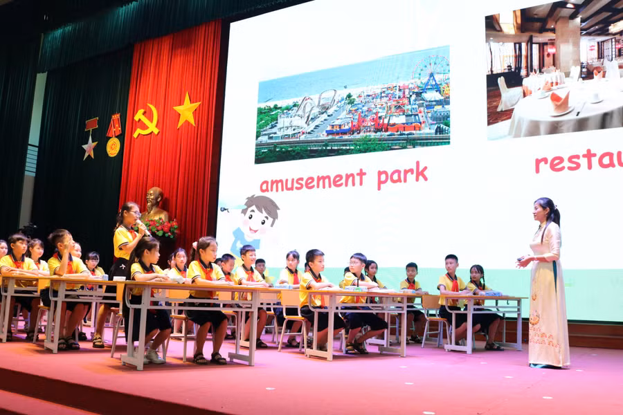 Tiết dạy của cô Nguyễn Thị Thuận và các học sinh lớp 5A5, Trường tiểu học Tân Tiến, huyện An Dương.