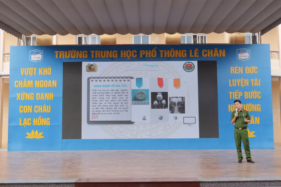 13-10-tuyen-truyen3.jpg