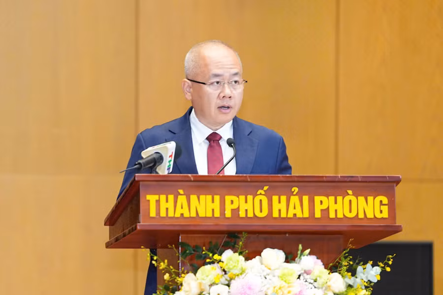 Chủ tịch UBND thành phố Đỗ Thành Trung phát biểu nhận nhiệm vụ. Ảnh ĐT. 