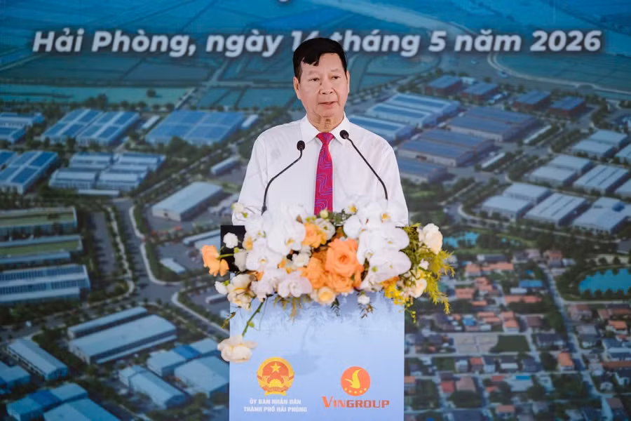 ong-le-khac-hiep-pho-chu-tich-tap-doan-vingroup-phat-bieu-tai-su-kien.jpg
