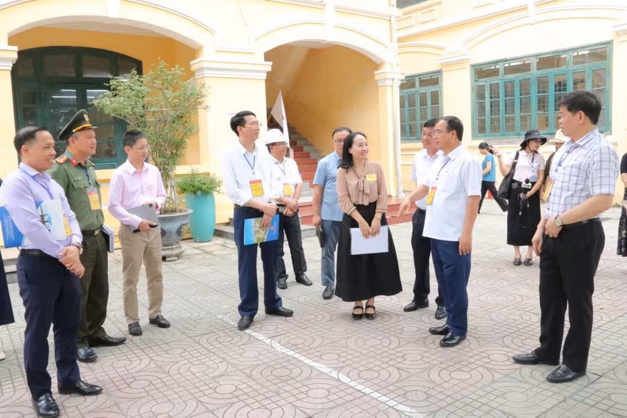 11-tn1.jpg