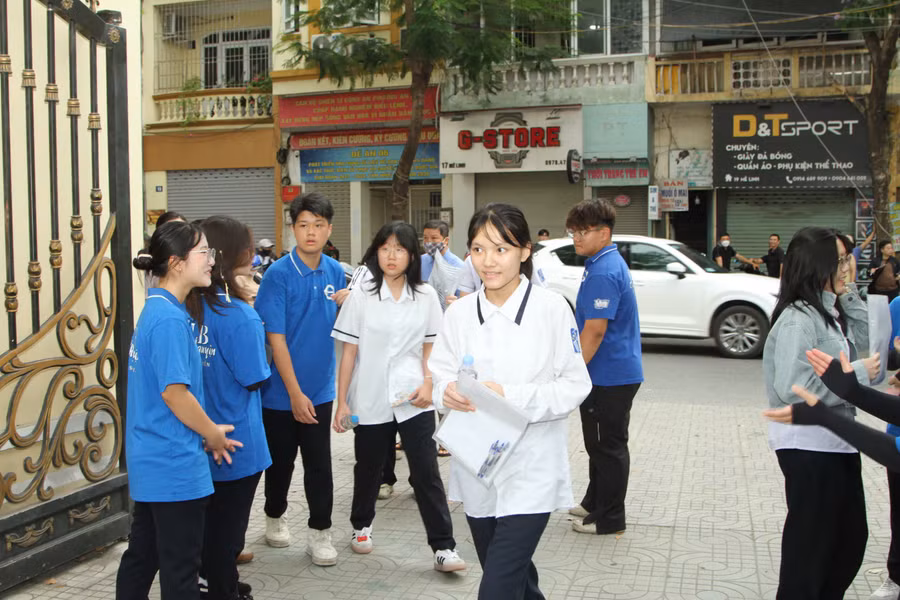 thi-vao-10-2025-4.jpg