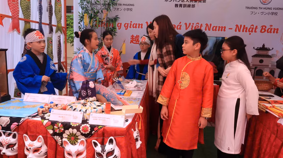 26-3-giao-luu1.jpg