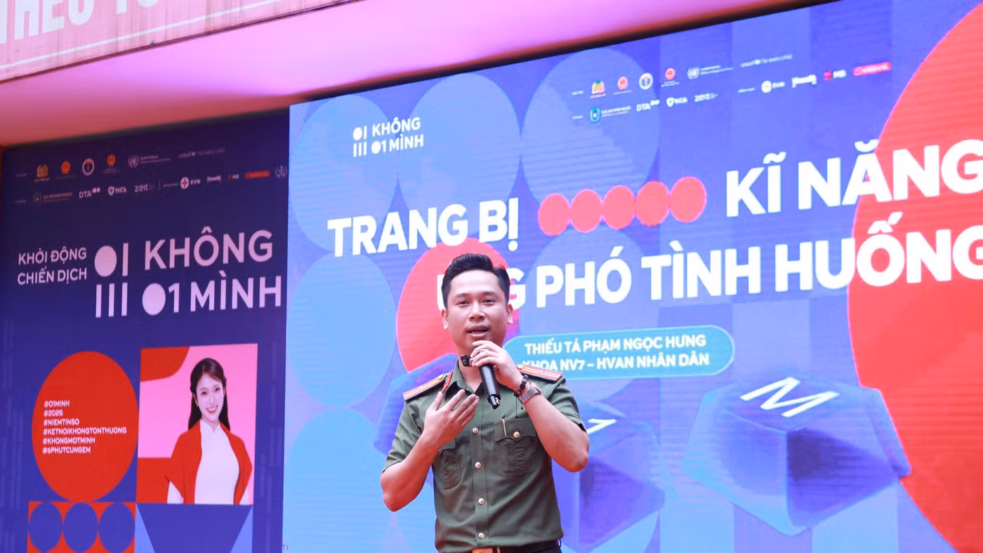 Thiếu tá Phạm Ngọc Hưng đến từ Học viện An ninh nhân dân chia sẻ tại chương trình. 