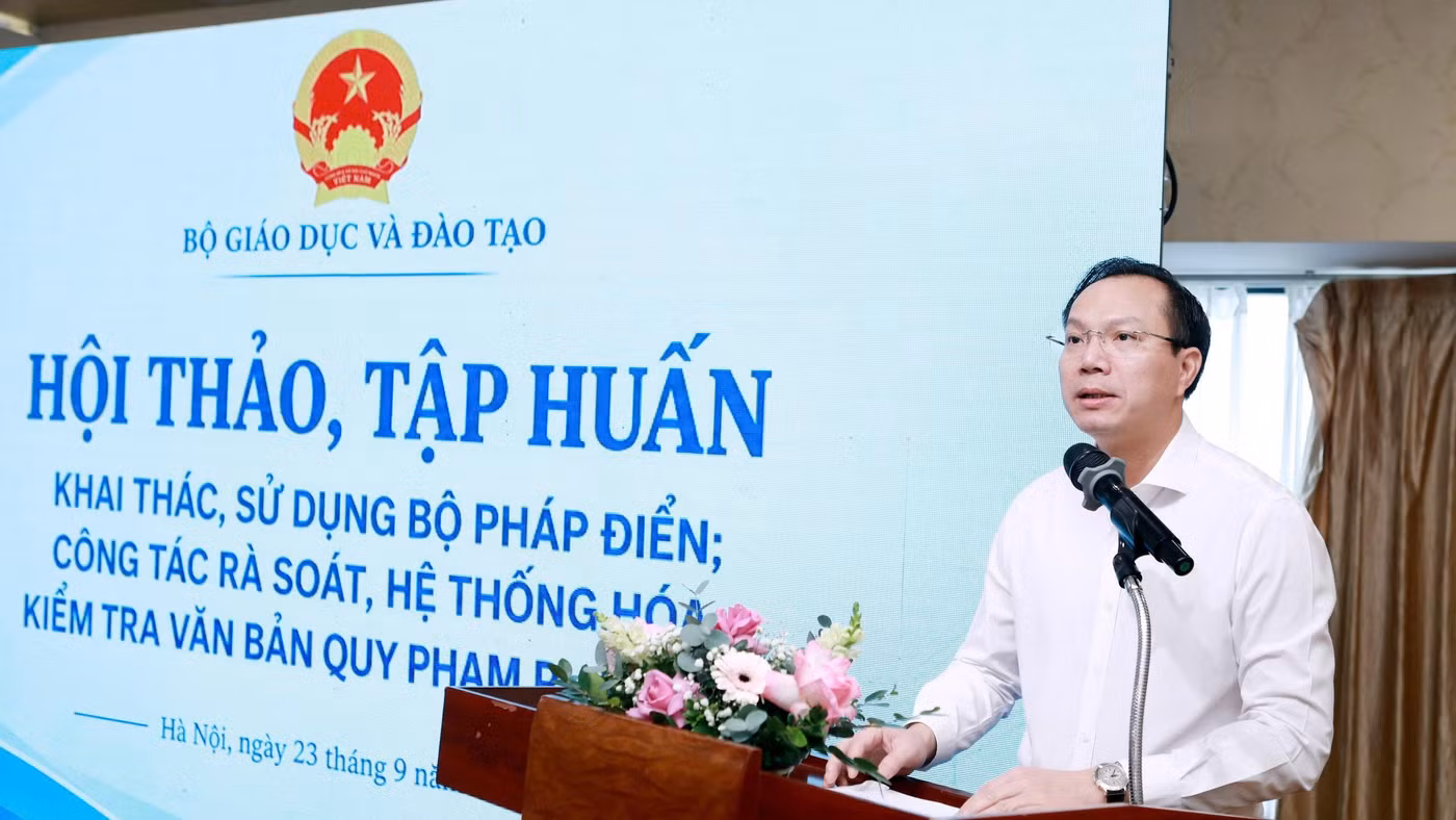 Thứ trưởng Bộ GD&ĐT Đoàn Trung Kiên phát biểu khai mạc tại chương trình. Ảnh: Đình Tuệ.