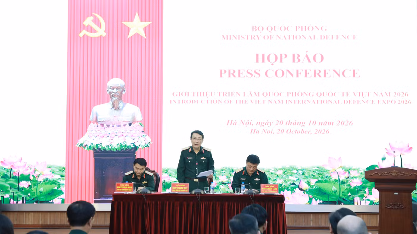 Đại diện Ban tổ chức cung cấp các thông tin về triển lãm tại họp báo. Ảnh: Đình Tuệ.