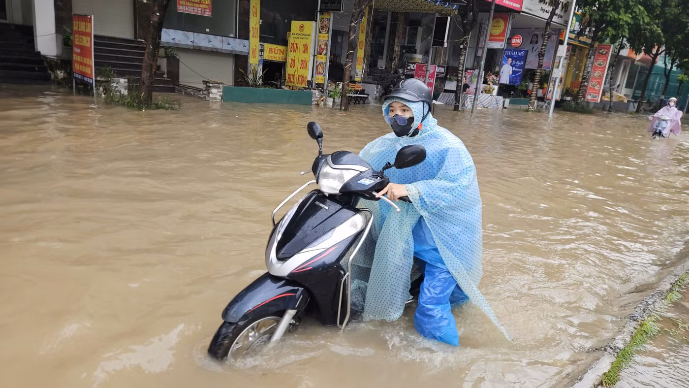 Trường học Hà Nội chủ động phương án dạy học do mưa ngập