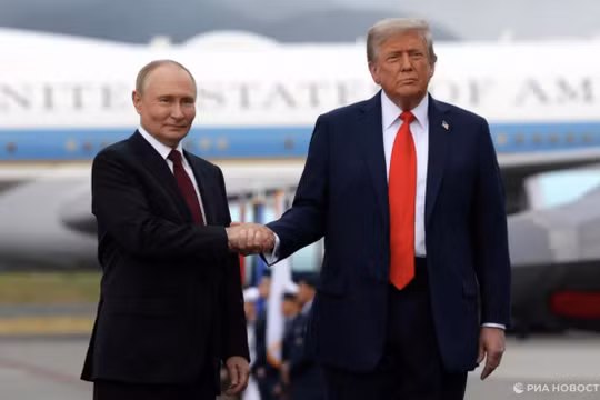 Tổng thống Nga Vladimir Putin và Tổng thống Mỹ Donald Trump.