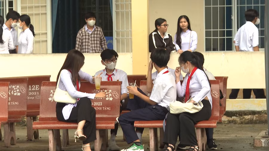 HOC SINH TUU TRUONG CAC KHOI 40.jpg