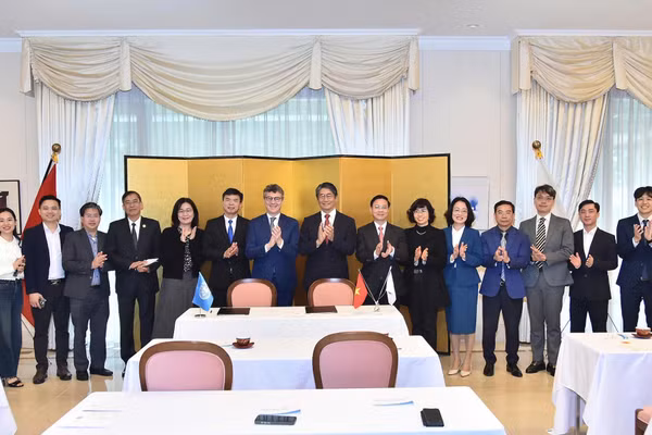 Các đại biểu tham dự Lễ ký kết.