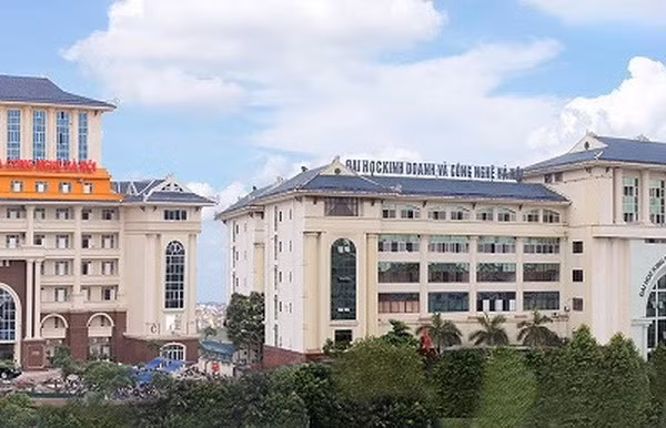 Trường ĐH Kinh doanh và Công nghệ Hà Nội điều chỉnh thời gian nhập học