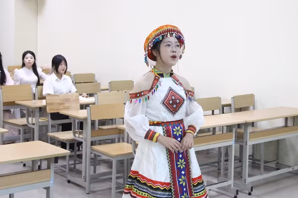Thí sinh dự thi năng khiếu vào ngành Giáo dục mầm non, Trường Đại học Sư phạm Hà Nội.