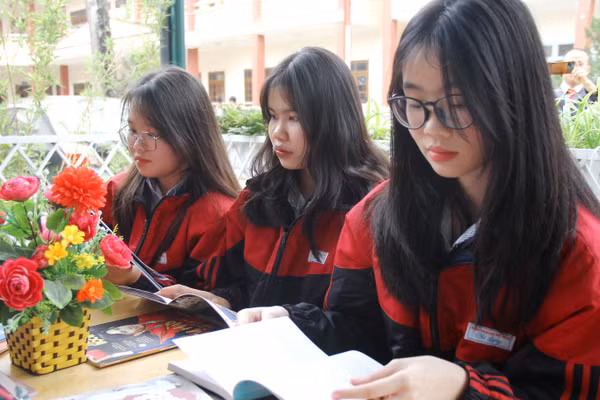 Xây dựng hệ sinh thái học tập suốt đời trong bối cảnh chuyển đổi số