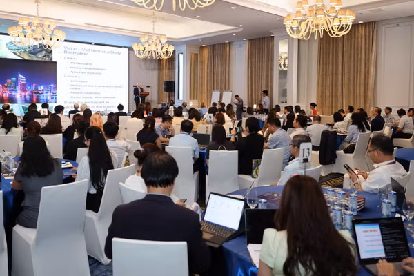 Quang cảnh chương trình tập huấn.