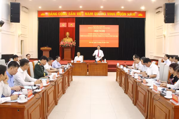 Toàn cảnh hội nghị.