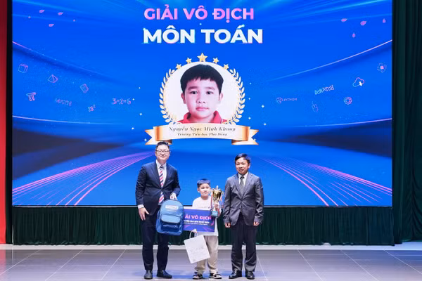 Giải vô địch môn Toán thuộc về thí sinh Nguyễn Ngọc Minh Khang.