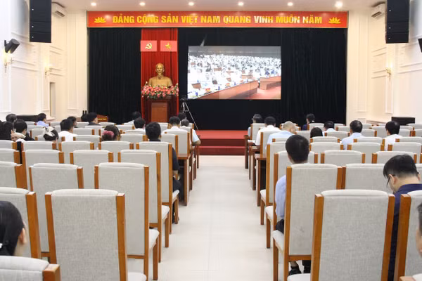 Toàn cảnh hội nghị tại điểm cầu Bộ GD&ĐT.